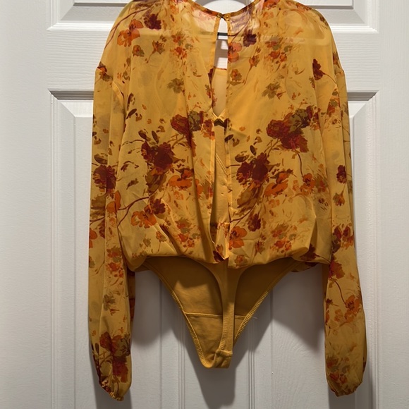 Aritzia Wilfred Blouse Bodysuit - Picture 2 of 4